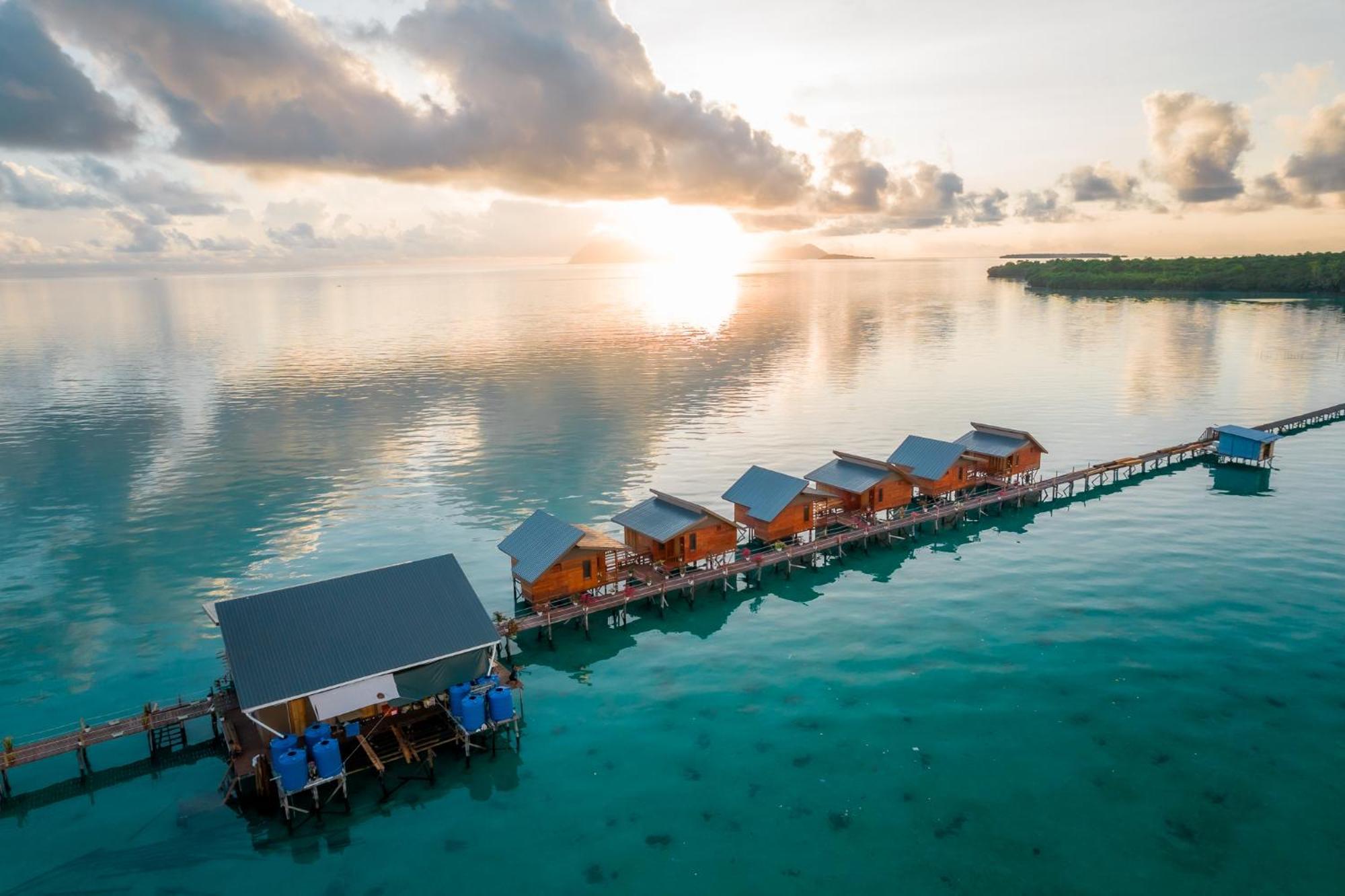 Bed and Breakfast La Water House Semporna Exterior foto