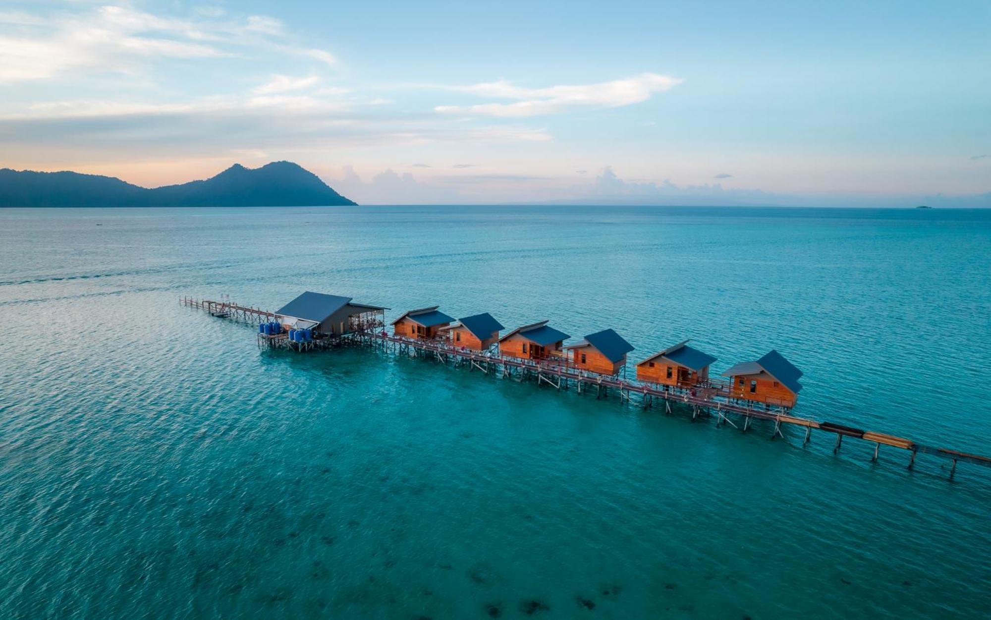 Bed and Breakfast La Water House Semporna Exterior foto