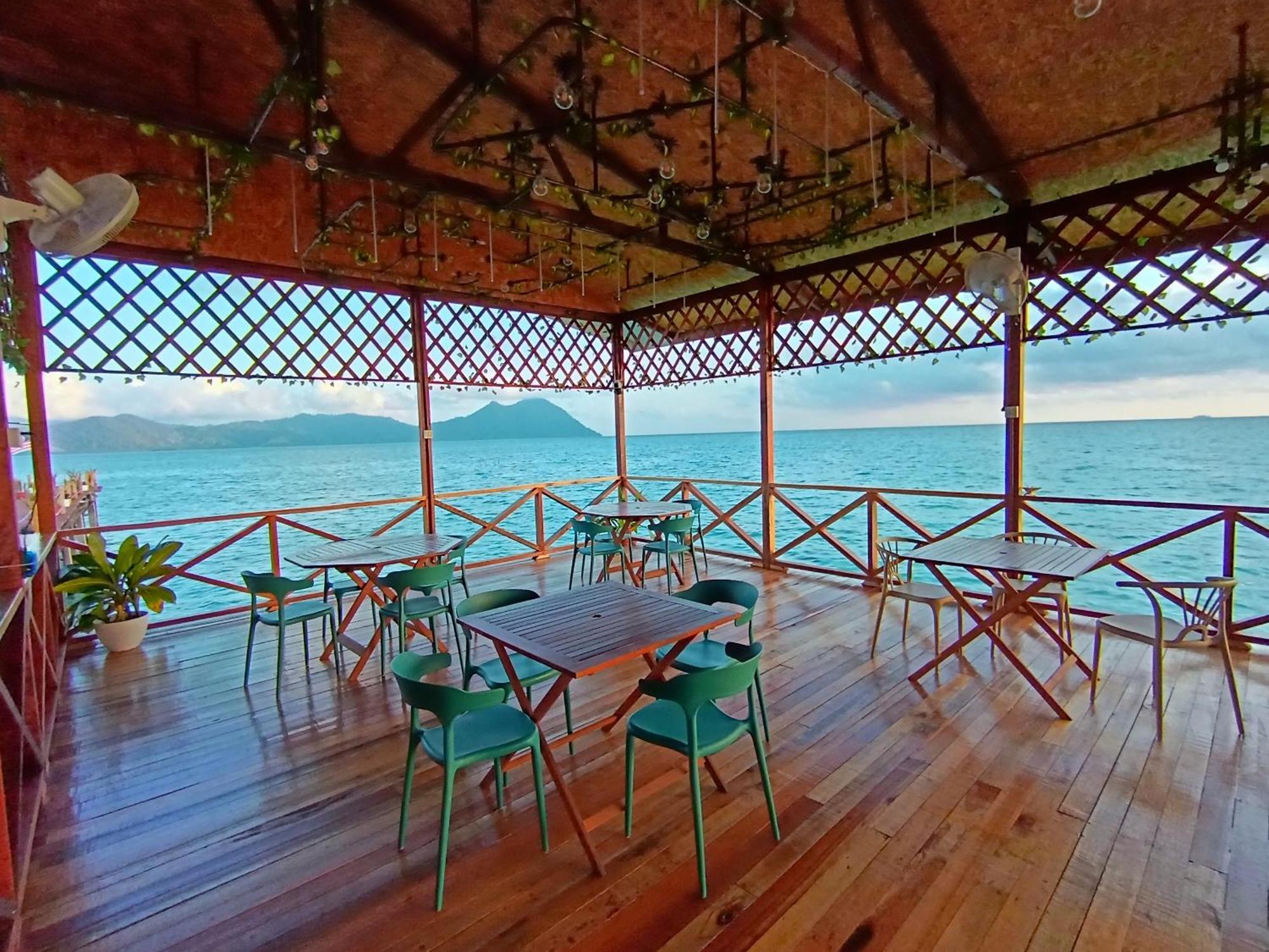 Bed and Breakfast La Water House Semporna Exterior foto