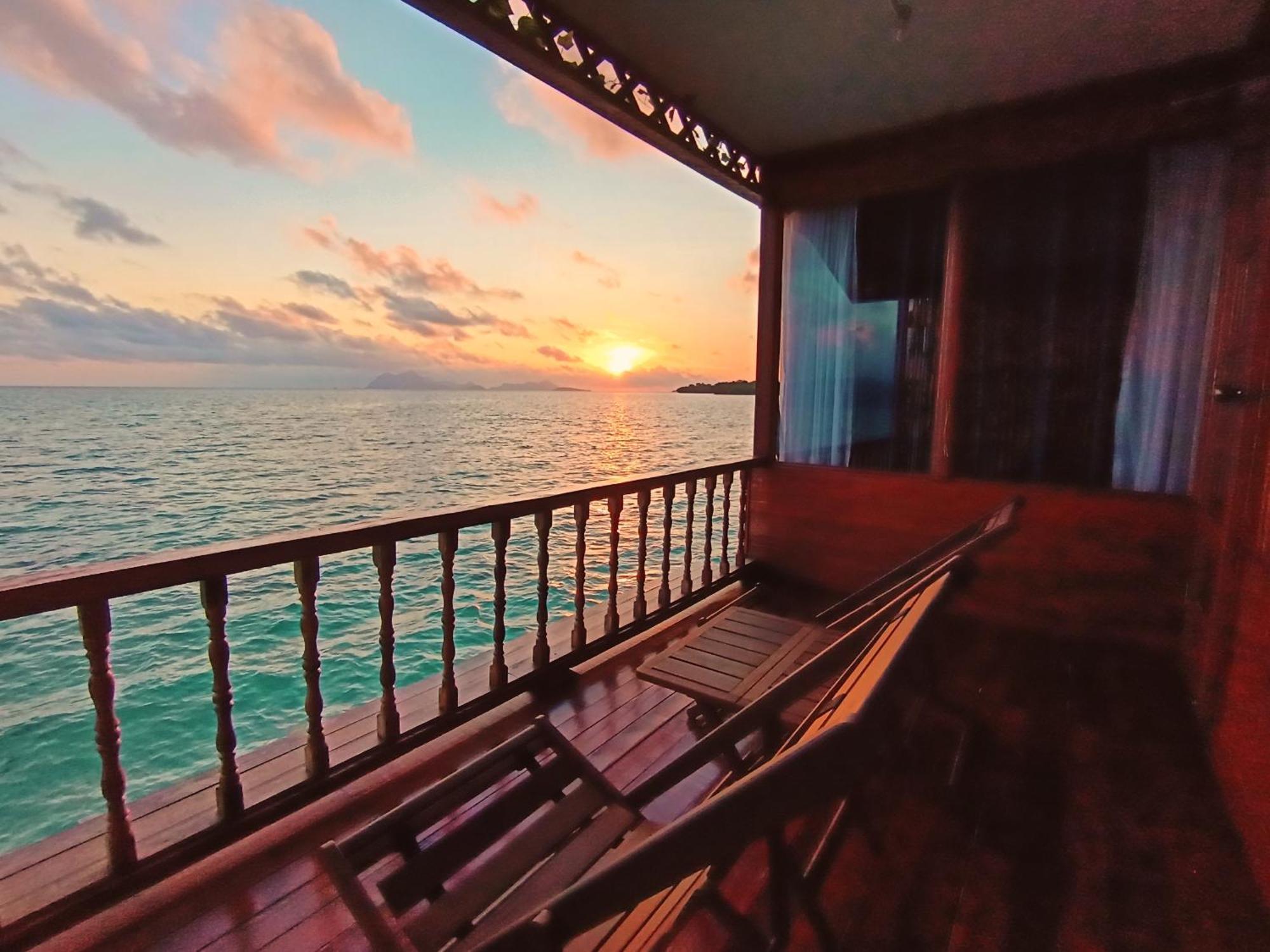 Bed and Breakfast La Water House Semporna Exterior foto