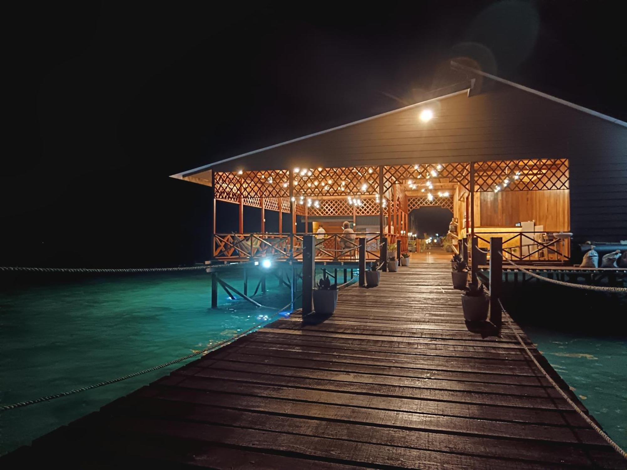 Bed and Breakfast La Water House Semporna Exterior foto